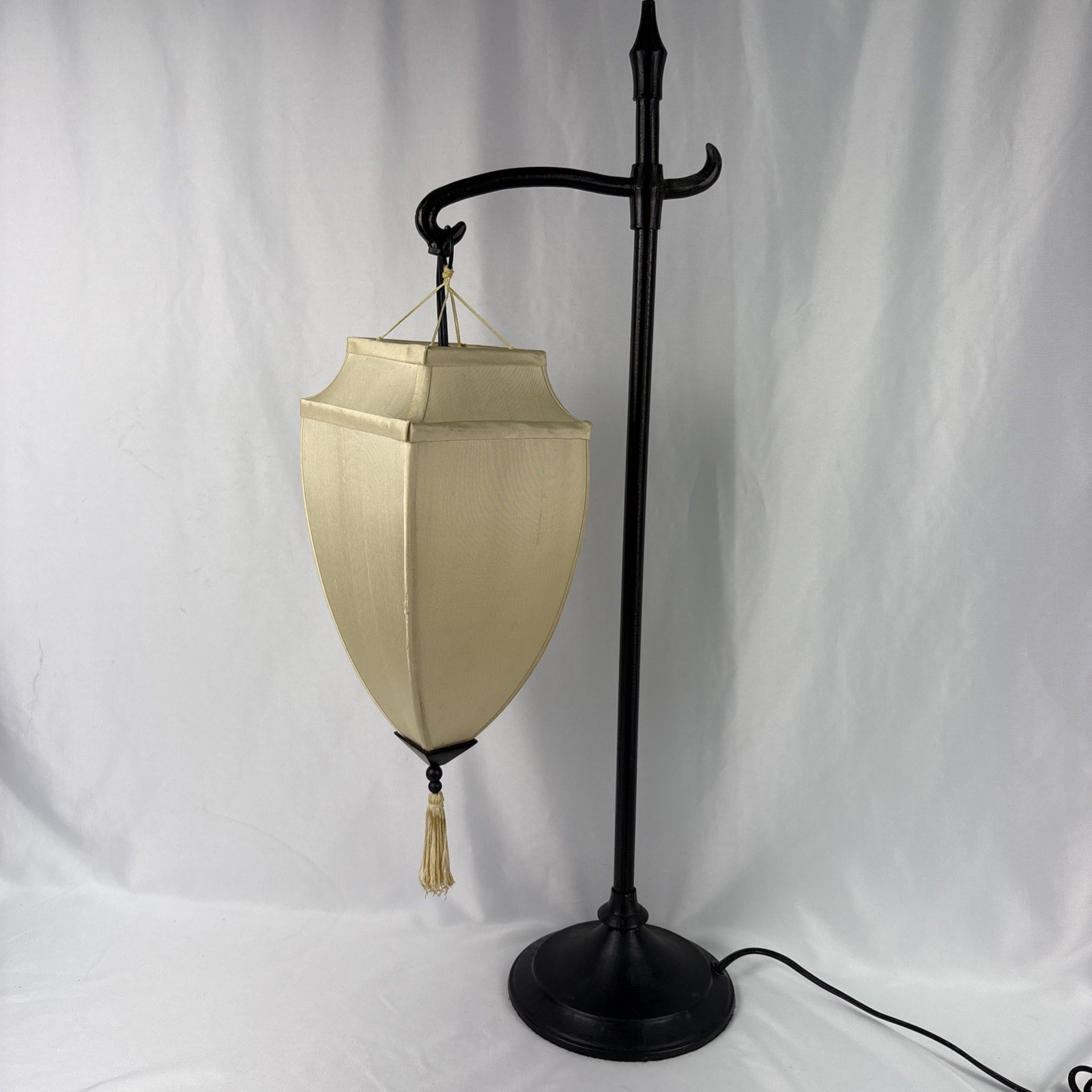 Pottery Barn MEDINA Iron Moroccan Style Table Lamp Hanging Glass Beaded Shade gallery
