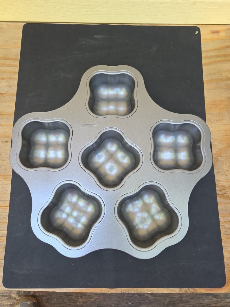Chicago Metallic Stuff It Up Baking Pan for Stuffed Peppers , Mini Breads, Etc.