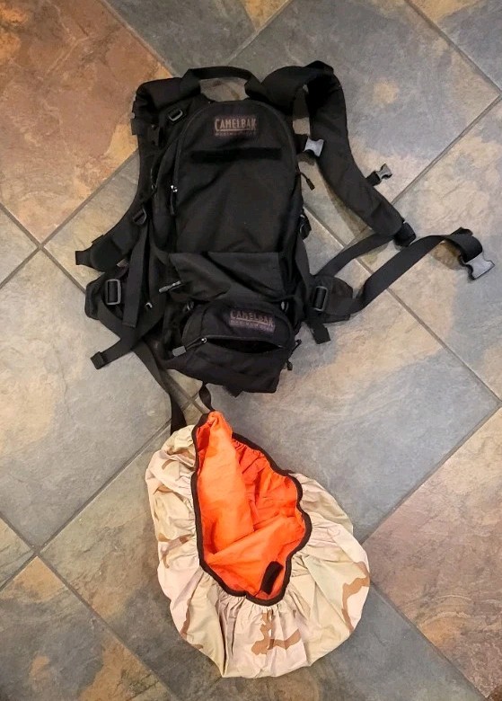 CAMELBAK BACKPACK BLACK, PRE-OWNED