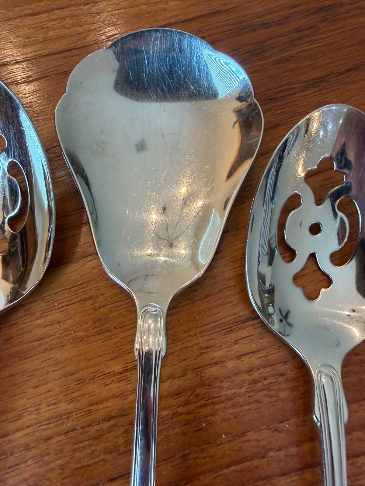 Oneida Classic Shell Stainless Set 3 Casserole Serve Spoon1 &Slotted spoons 2 gallery