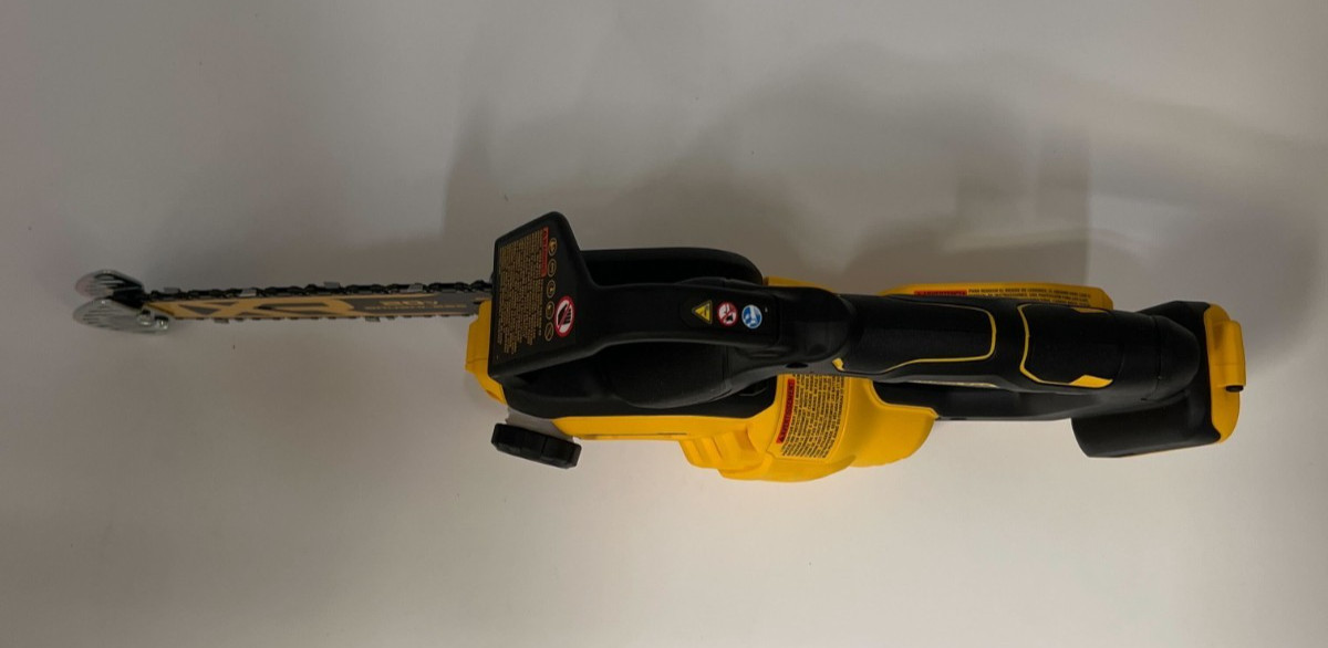 [Open-Box] (DCCS623L1) DEWALT 20V Brushless Cordless Pruning Chainsaw Kit gallery