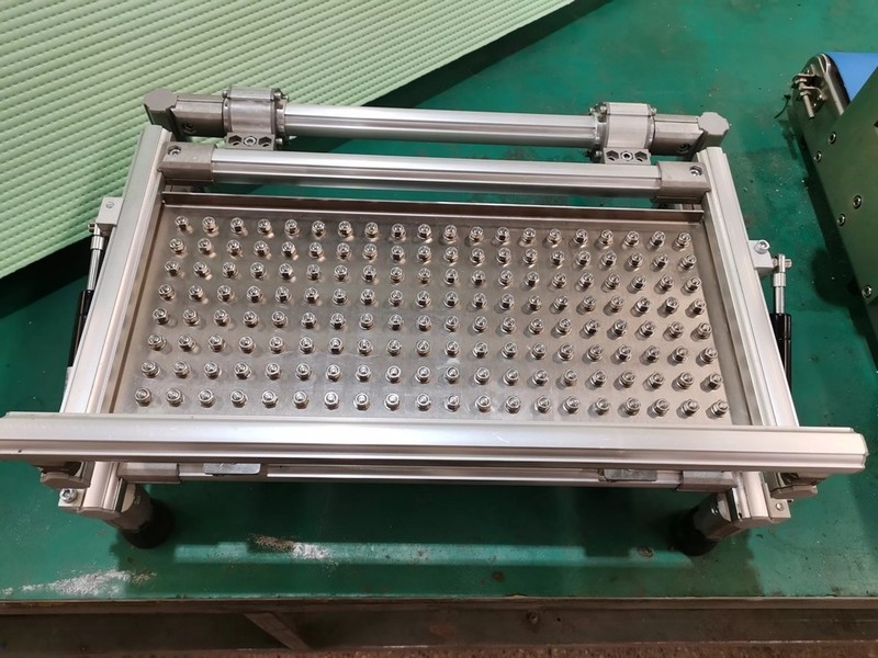 Easy Operate Manual Type Demolder for Silicone Candy Mold Factory Use gallery