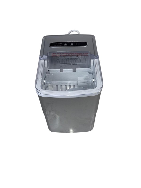 Insignia™ - Portable Ice Maker with Auto Shut-Off - Silver gallery