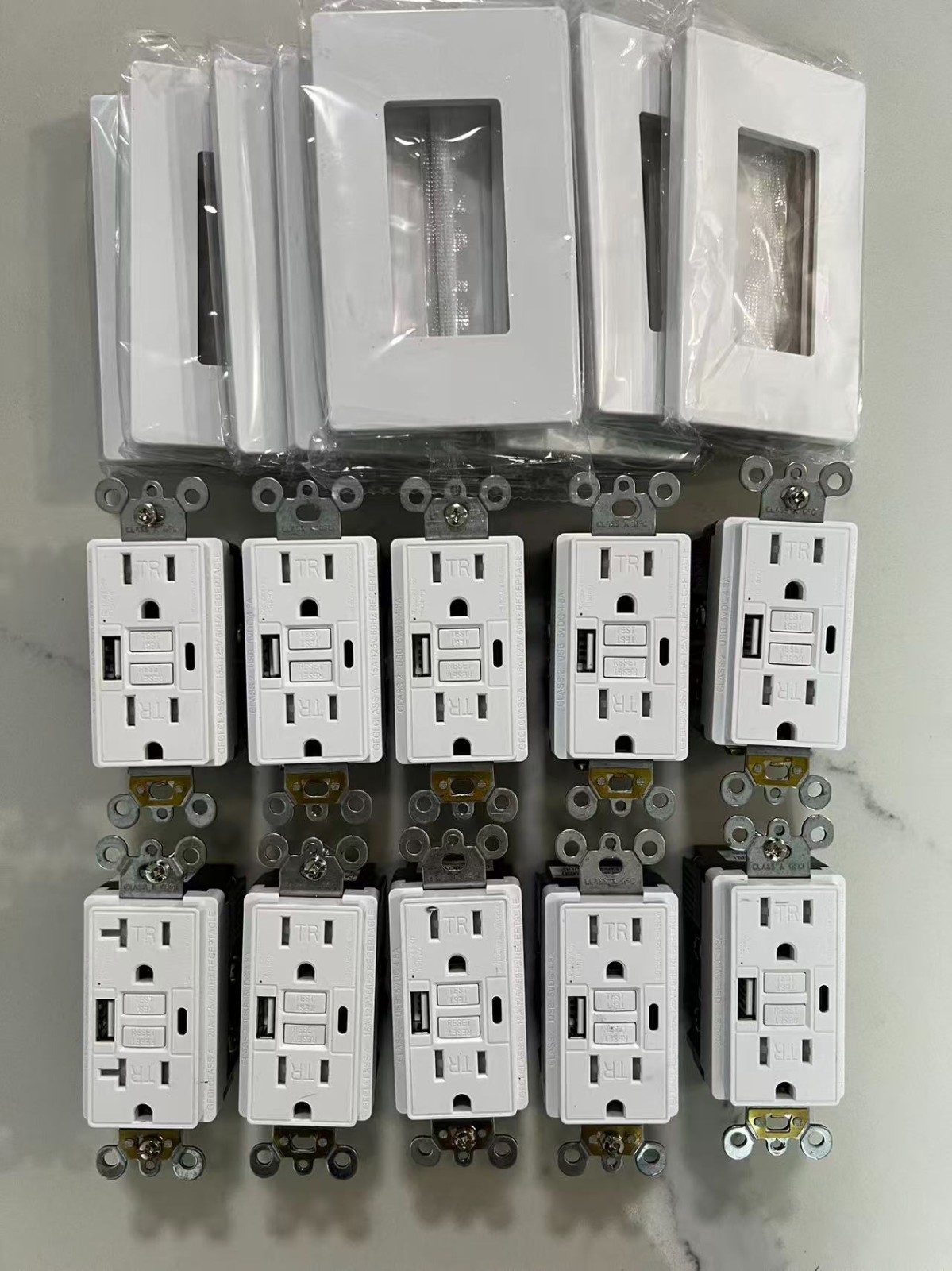 10PACK 15AMP GFCI Outlet with Type A & Type C USB Charging Ports ETL Listed gallery