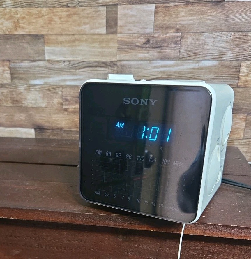 Sony Dream Machine Cube ICF-C10W, 1980s FM/AM Radio Alarm Clock, Vintage White gallery