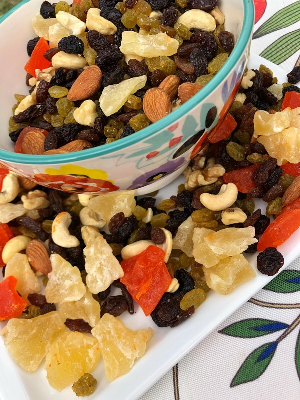 Trail Mix Pineapple, Papaya Chunk, Black, Golden Raisin Almond Cashews Walnut gallery