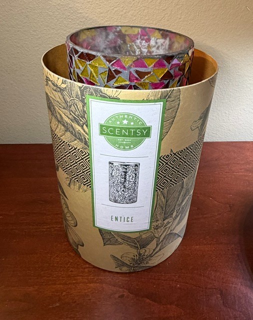 Retired Scentsy "Entice" Diffuser Shade Cover-Mosaic Glass - Shade Only - NEW gallery