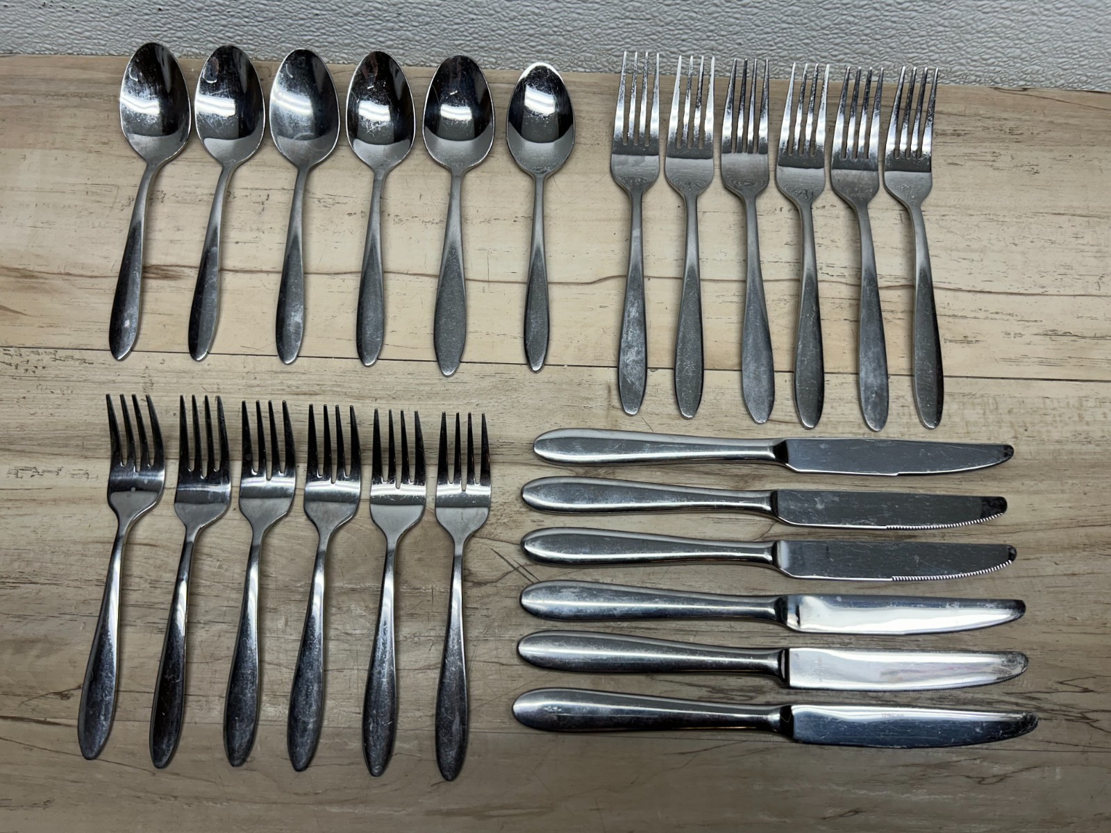 Vtg Oneida Mooncrest Stainless Steel Set Of 24 Piecesd Flatware Serving For 6 gallery