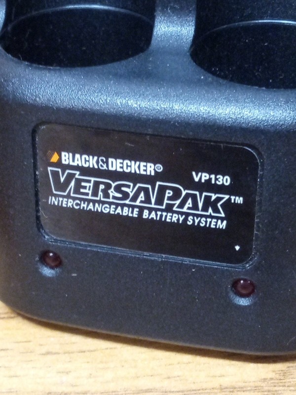 2 Black & Decker Authentic VersaPak VP100 type 2 Battery & B&D VP130 Charger LOT gallery