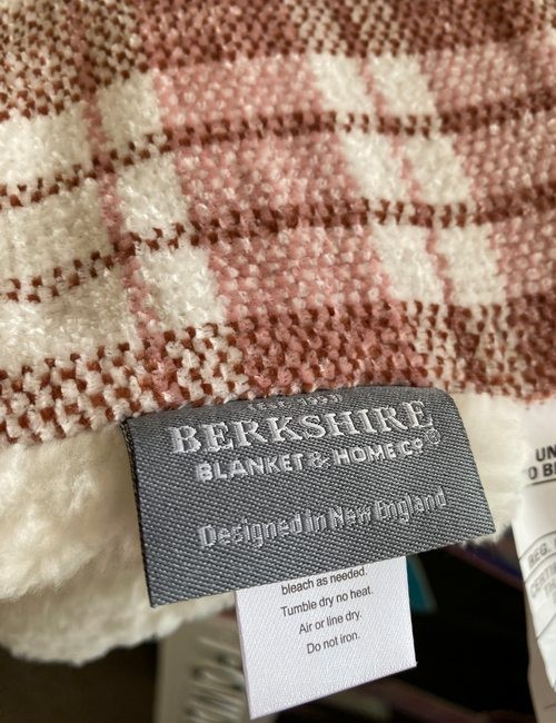 Berkshire Rust Red Plaid 50"x70" Chenille Filled Sherpa Throw Blanket New gallery