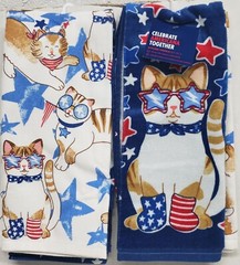 2 DIFFERENT PRINTED TERRY TOWELS (16.5″x26″) PATRIOTIC USA CATS & STARS, KO