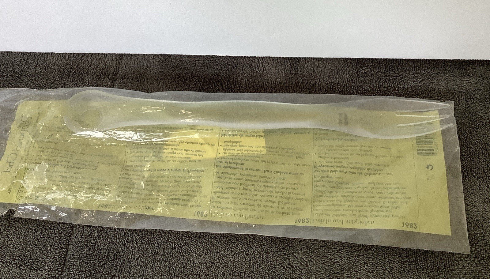 Pampered Chef Scoop and Spear #1682 Factory RETIRED kitchen Tool gallery