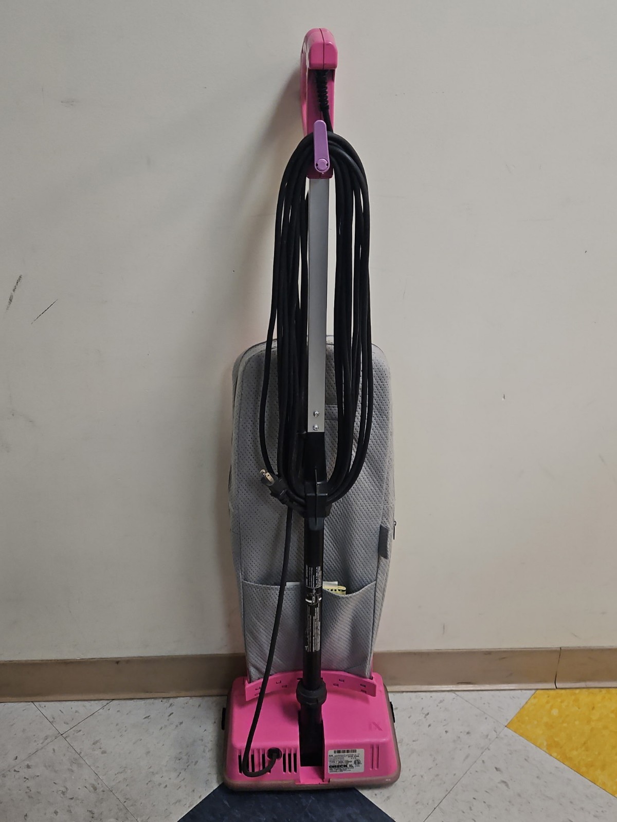 Oreck U4090H2P Upright Vacuum Pink gallery