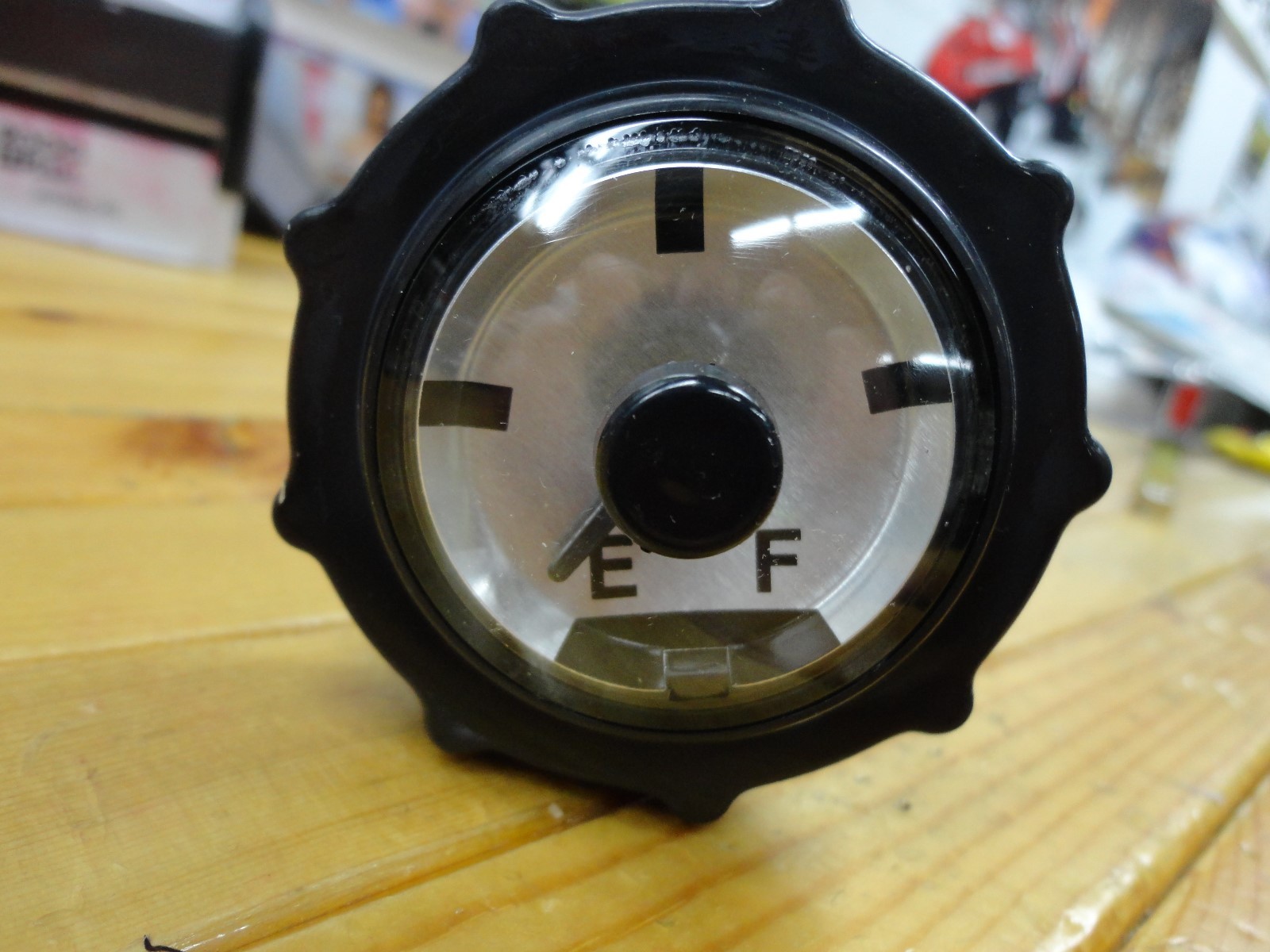 KELCH 12 1/2" QUARTER TURN GAS CAP FOR GRAVELY 8000 & 800 REPLACES PART # 021415 gallery