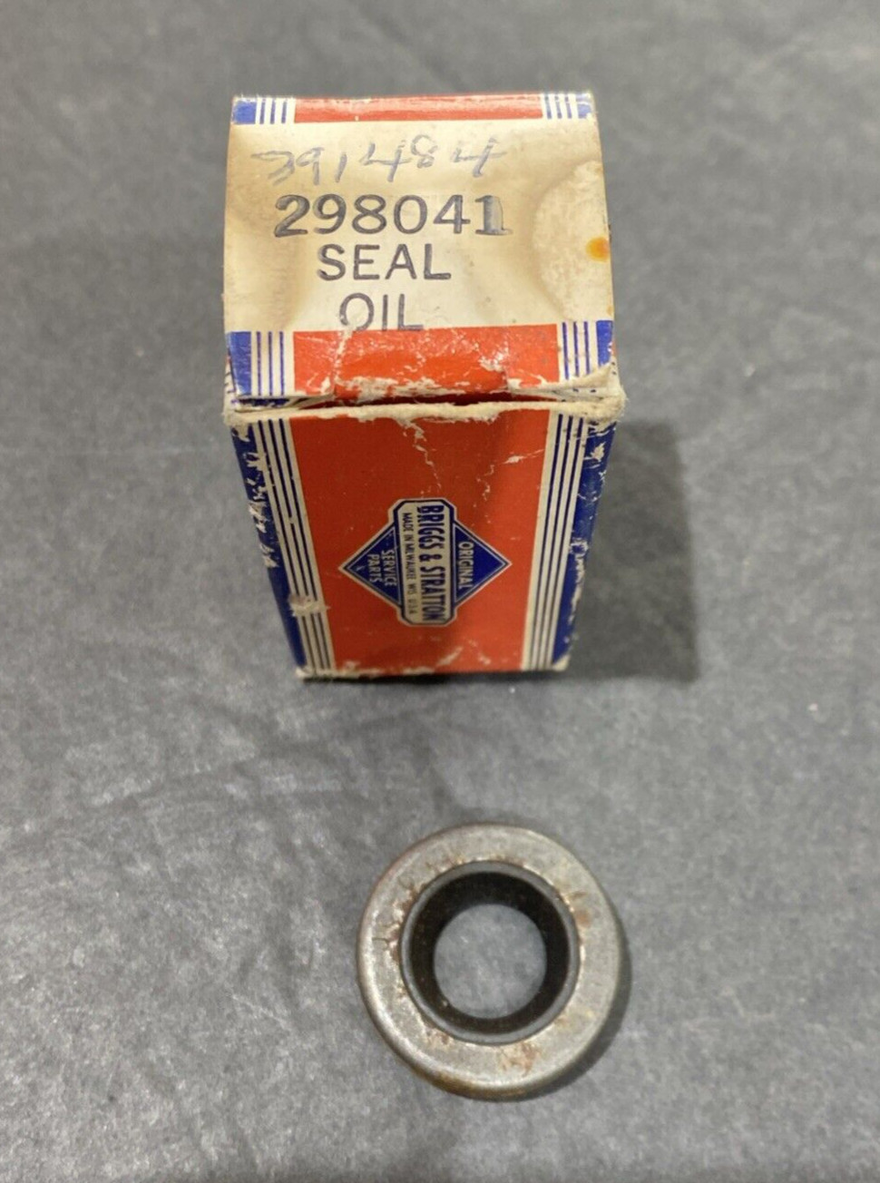 NOS Briggs & Stratton 298041 Oil Seal OEM Genuine Service Part gallery