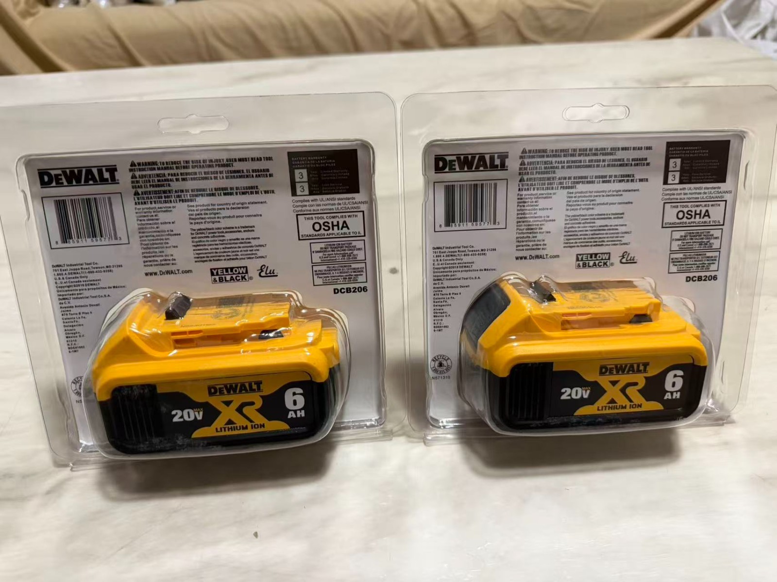 DEWALT DCB206-2 20V MAX XR Li-Ion Battery - 2 Pack gallery