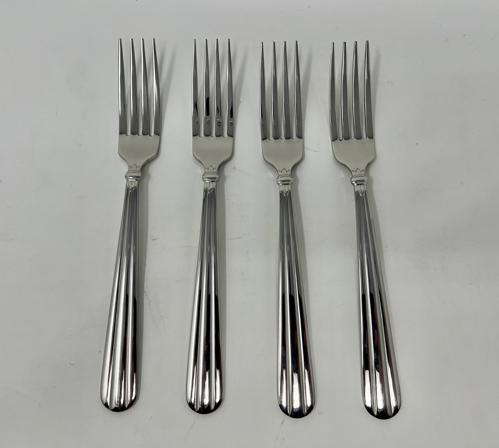 Oneida Community Tennyson 18/8 Stainless - Set of 4 Dinner Forks, 7 3/4" long gallery