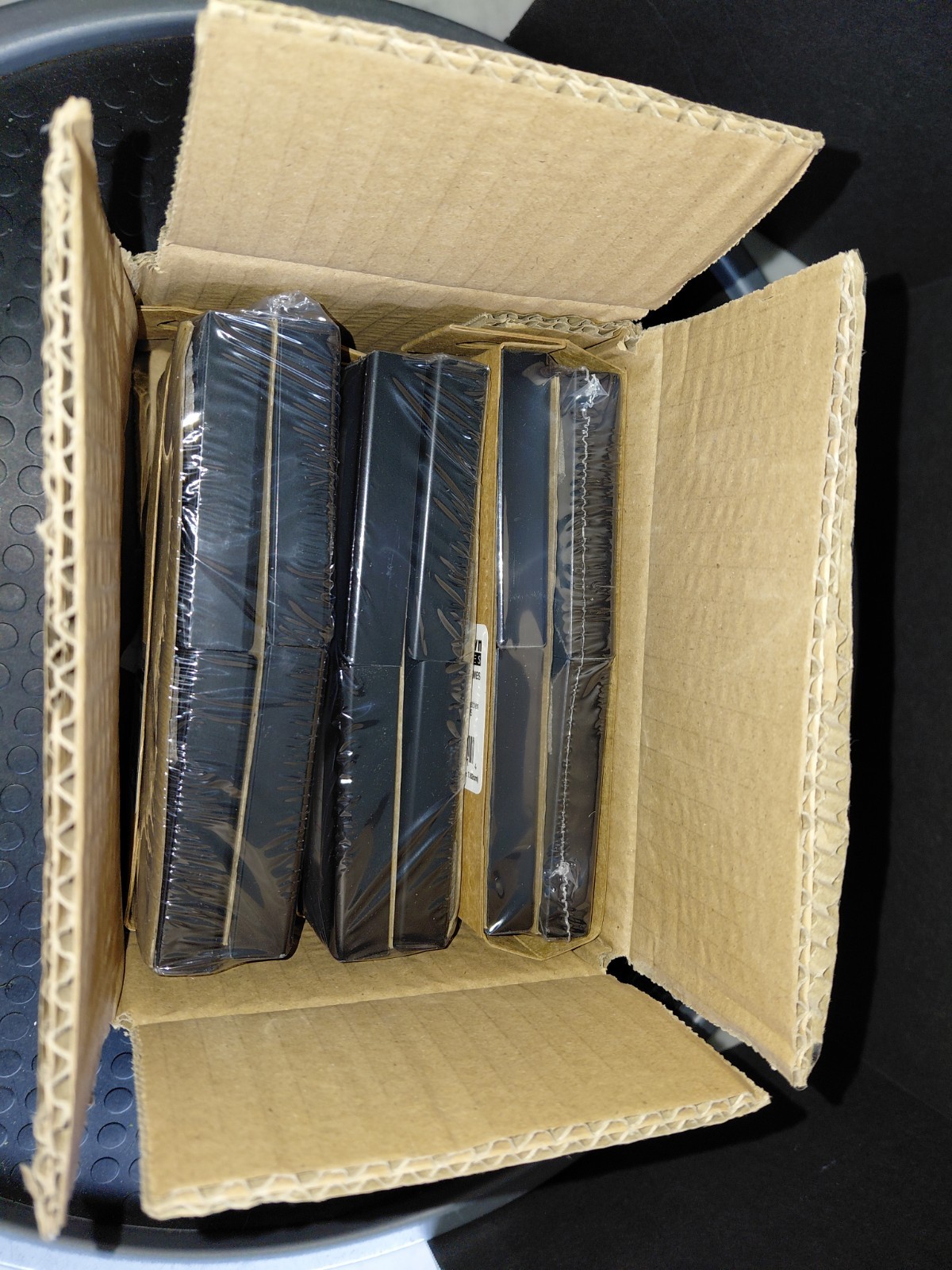 12 Pack Harbortown Mini Frames 2x3 In. Black New In Box gallery