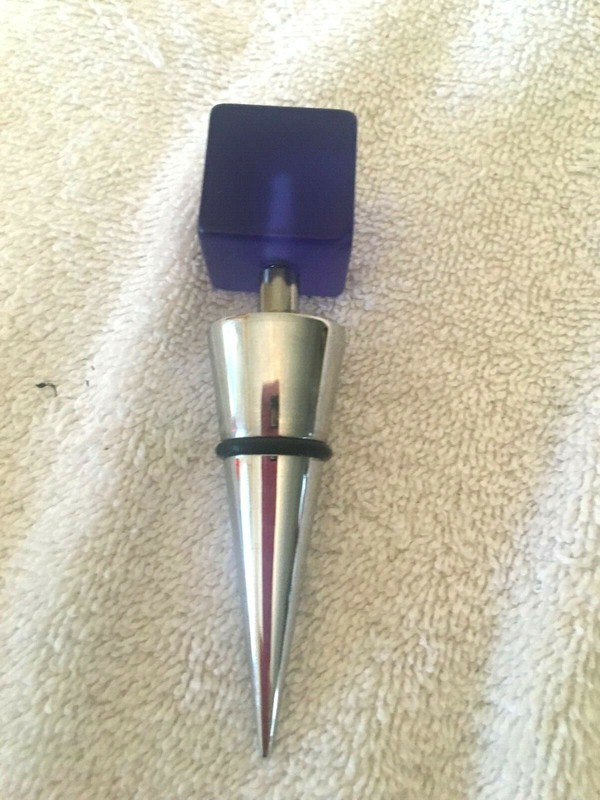 WINE STOPPERS - MISC PATTERNS - BEAUTIFUL 7 PIECES TOTAL gallery