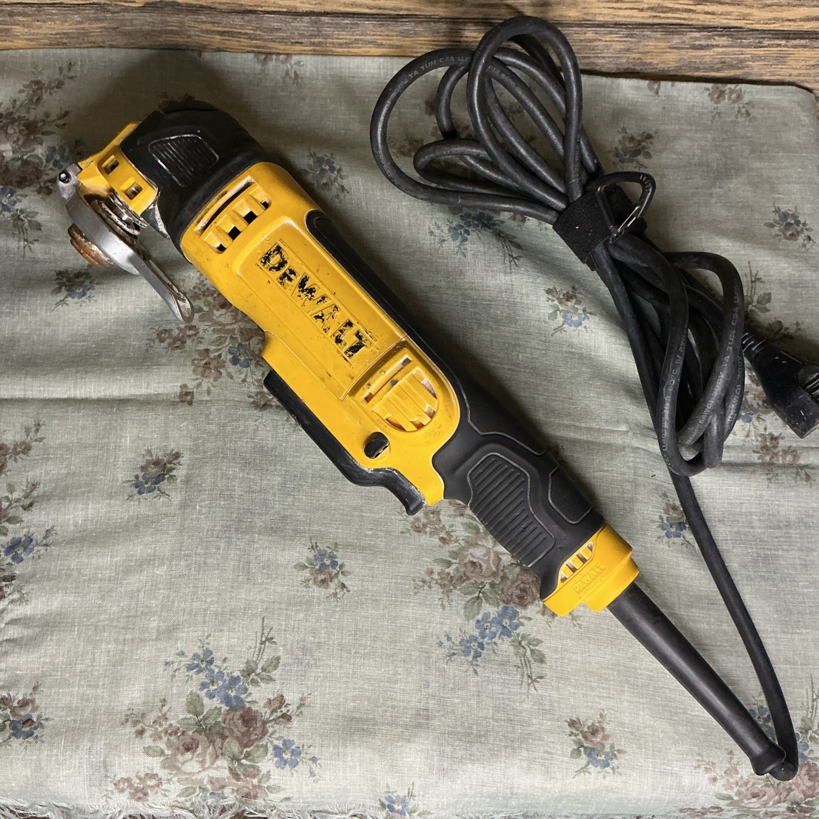 Dewalt DWE315 Type 2 Oscillating Multi-tool Type1 Corded Electric Pre-owned gallery
