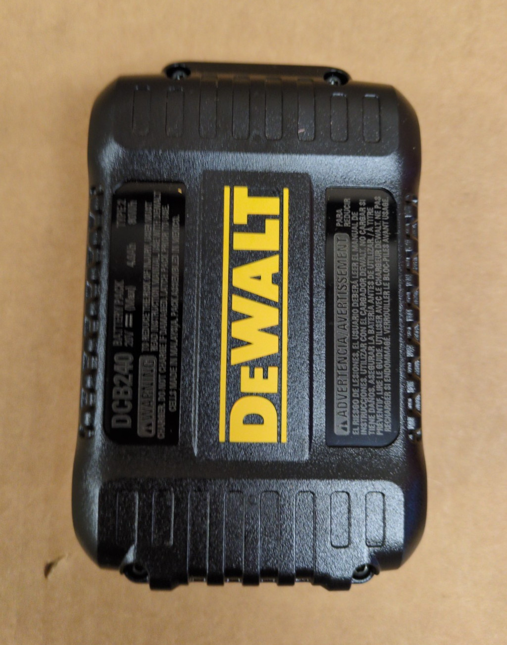 (DCB240) DeWalt Compact Lithium Ion Battery 20V MAX gallery