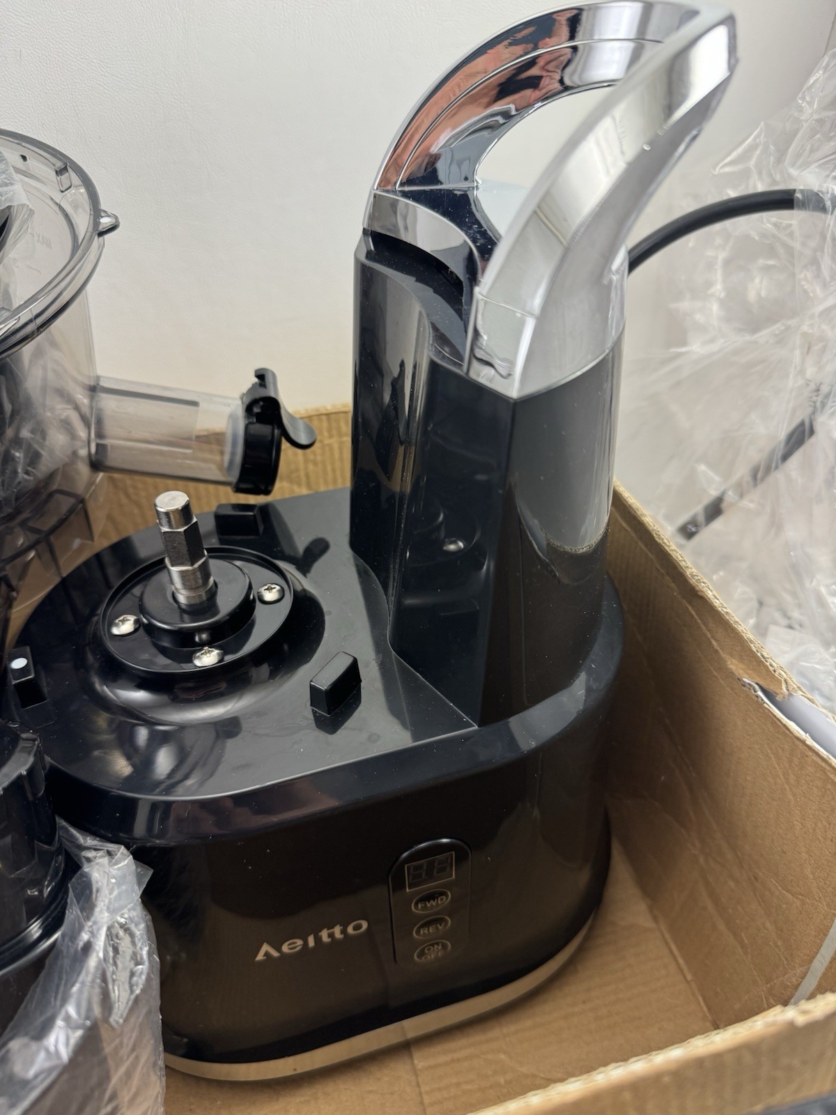 Aeitto Cold Press Juicer Machine, Slow Masticating Technology, Black gallery