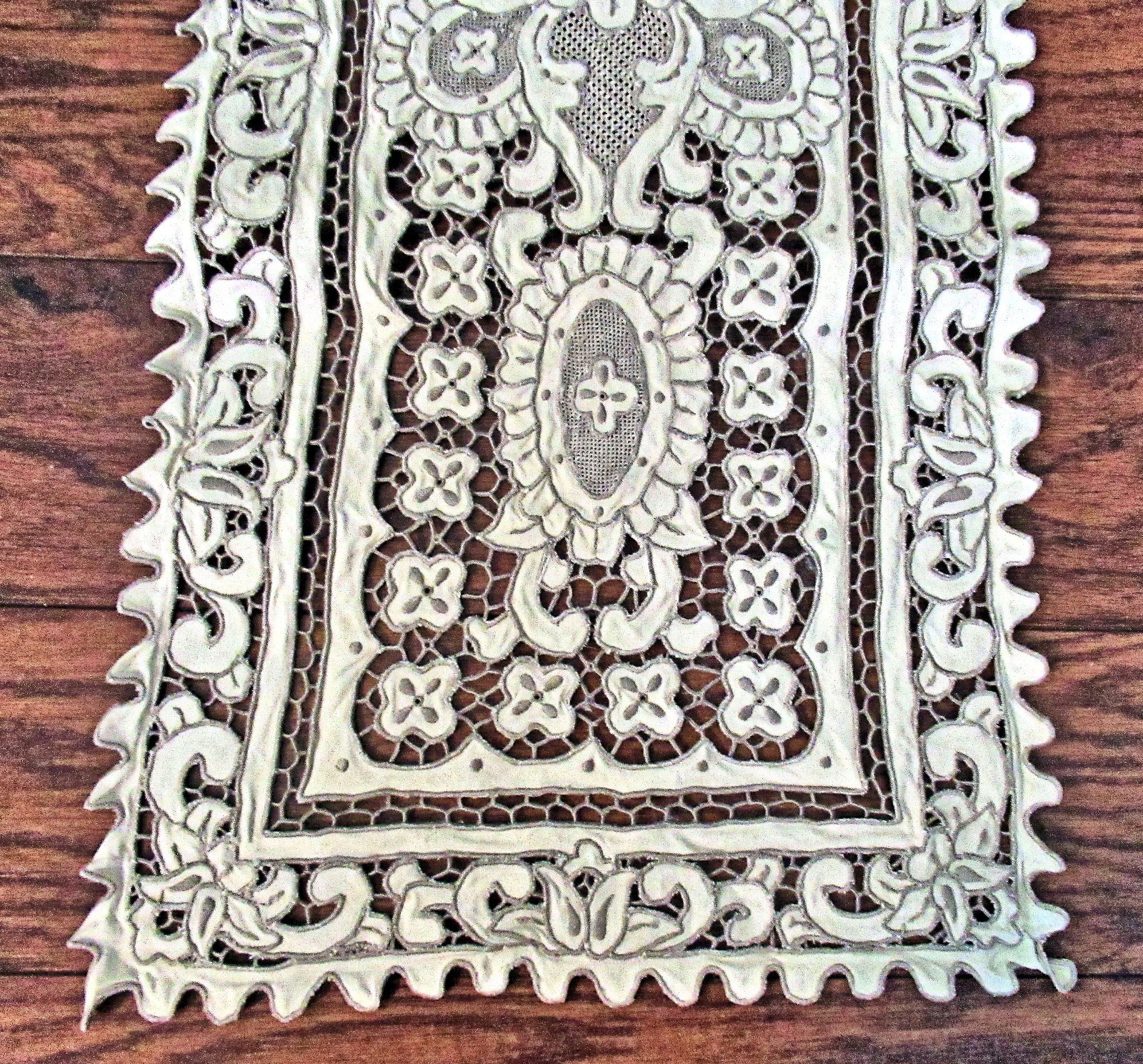 Vtg Table Runner 38" Cream Linen All-Over Handmade Lace gallery