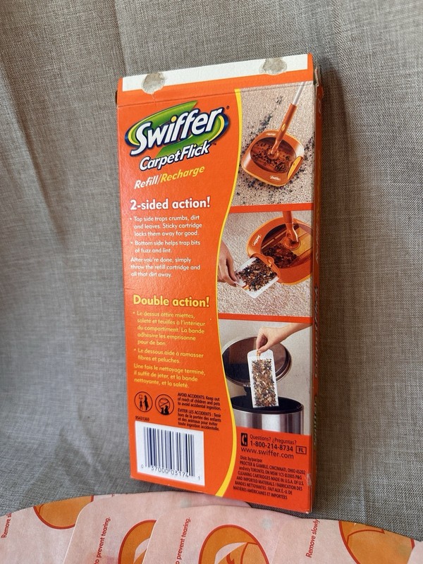 *READ* Partial Swiffer Carpet Flick Sweeper 6 Total Refill Pads In Open Box gallery