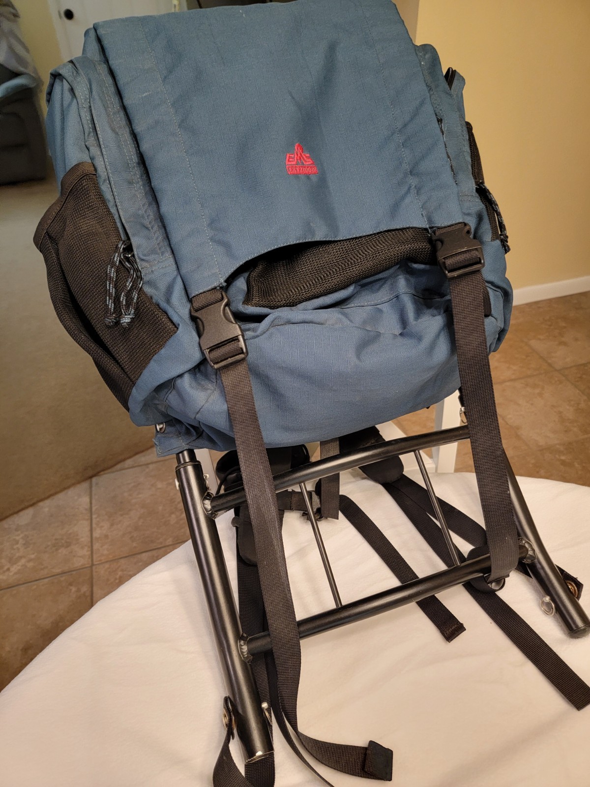 EMS External Frame Hiking Backpack Blue Hip Belt 4 Pockets Adjustable Straps