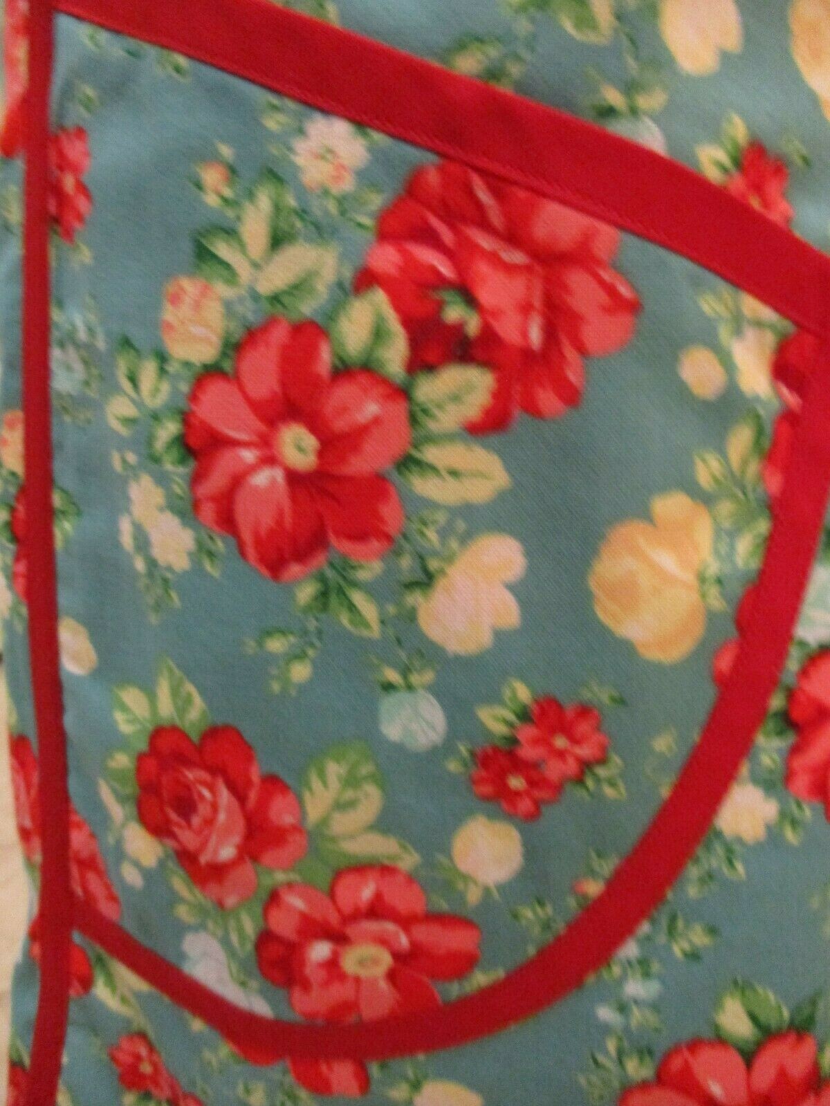 HANDMADE CRISS CROSS APRON SIZE LARGE gallery