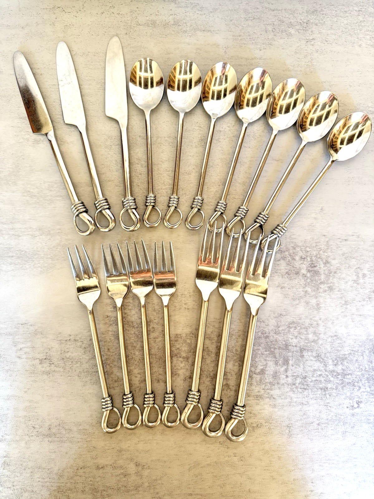 Gourmet Settings Twist Flatware 17pc Silverware gallery