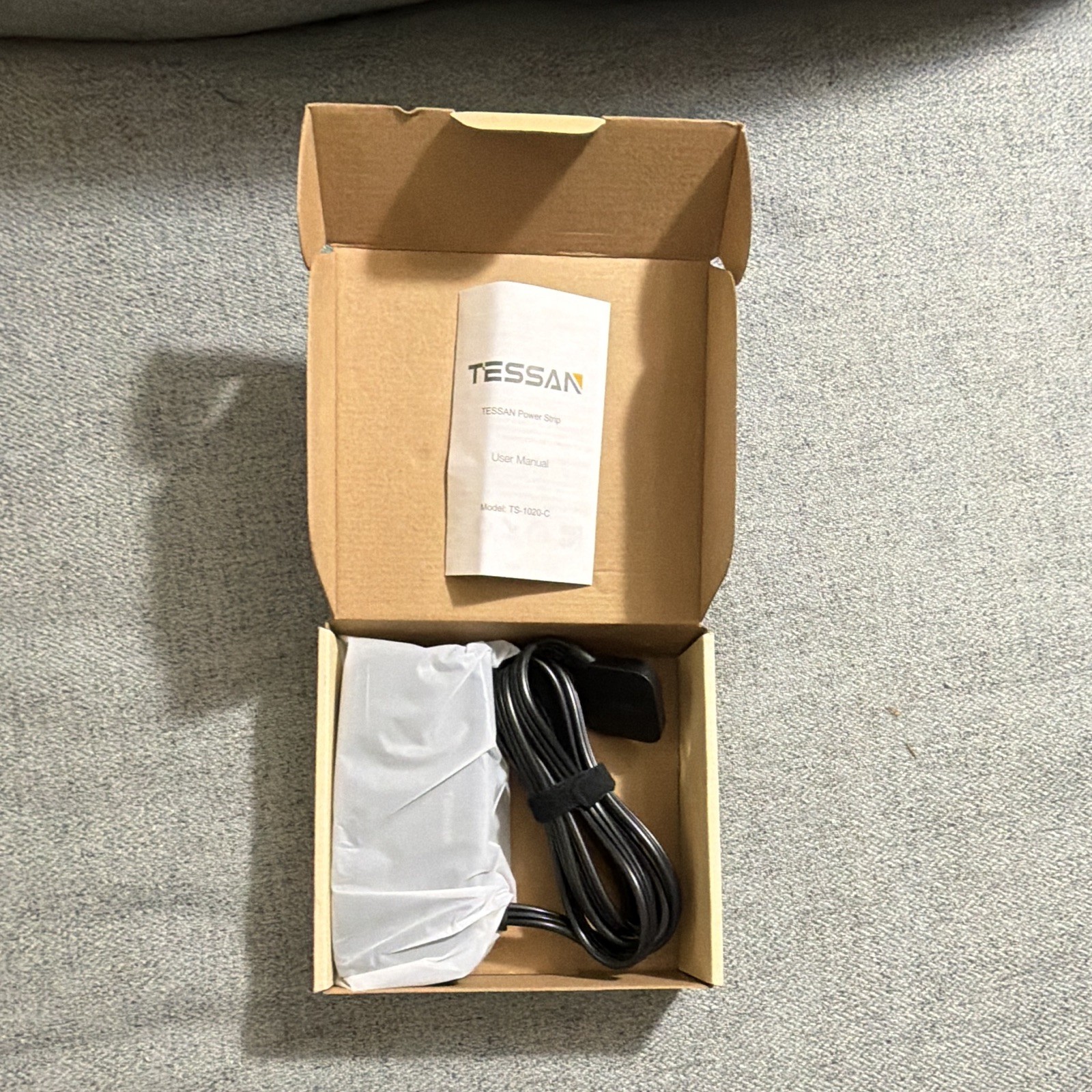 TESSAN TS-1020-C 8-Outlet Power Strip Protected, USB-A/USB-C, 1250W Black gallery