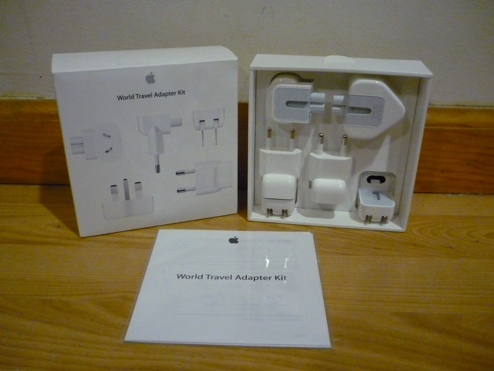 APPLE WORLD TRAVEL ADAPTER KIT MD837AM/A WHITE OEM GENUINE gallery