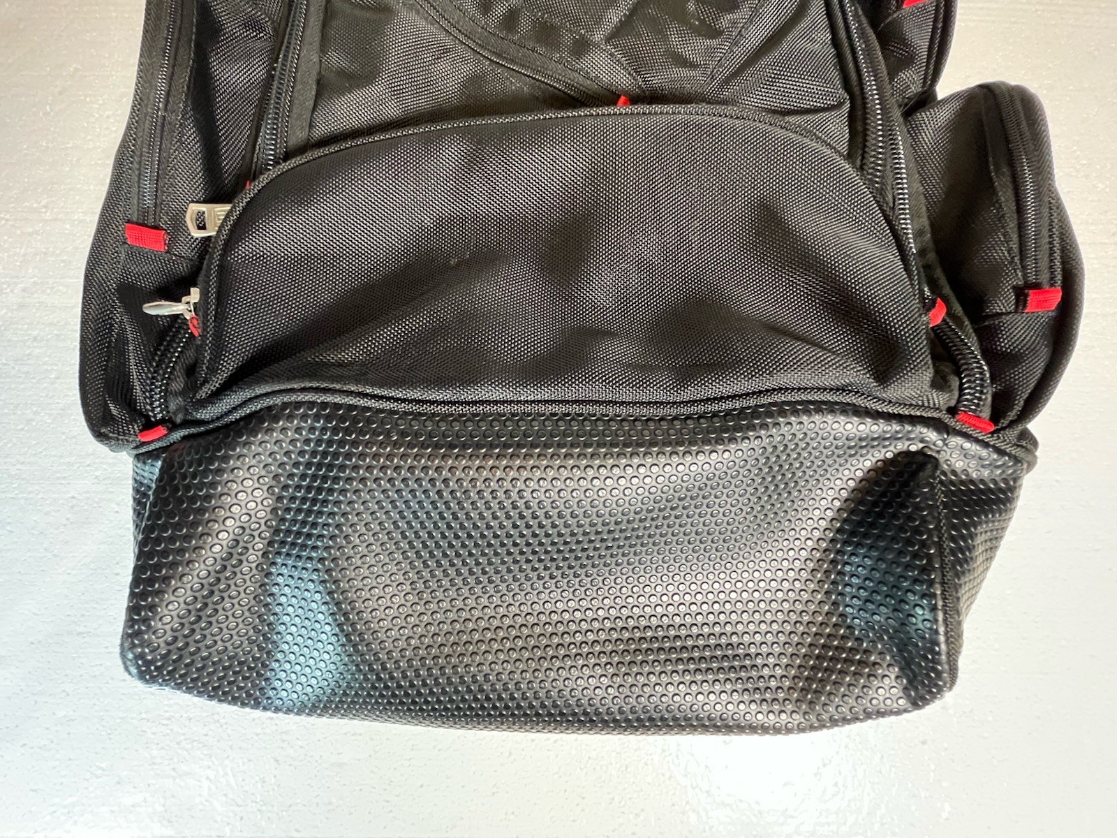 Fūl Black Laptop Backpack Adjustable Straps Multiple Compartments Red Trim 3