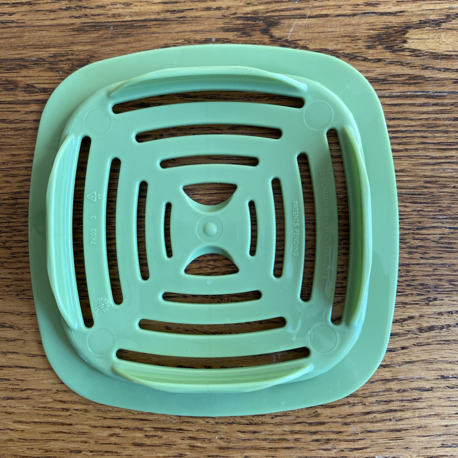 Rubbermaid Produce Saver 7K03 Grid Tray Vent Replacement INSERT ONLY; 5-1/4" gallery