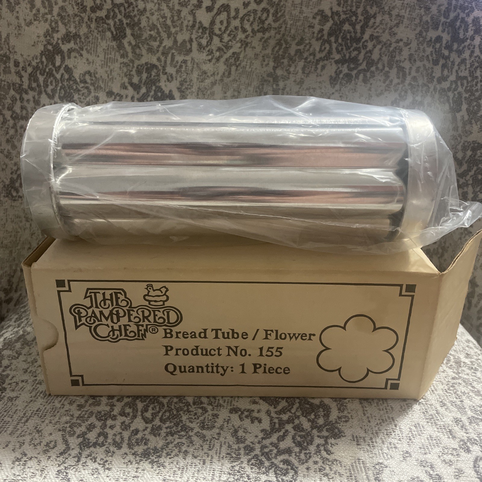 Unique VINTAGE 1995 PAMPERED CHEF Loaf Pan / Bread Tube Flower #1550 Used IN BOX gallery