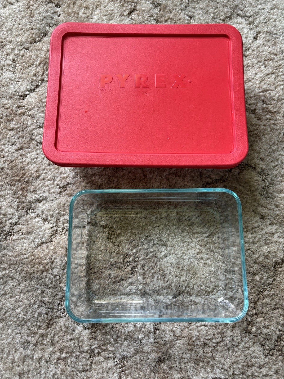 Pyrex 7211 6 Cup & 7210 3 Cup Rectangular Glass Storage Dishes Red Lid 2 Piece gallery