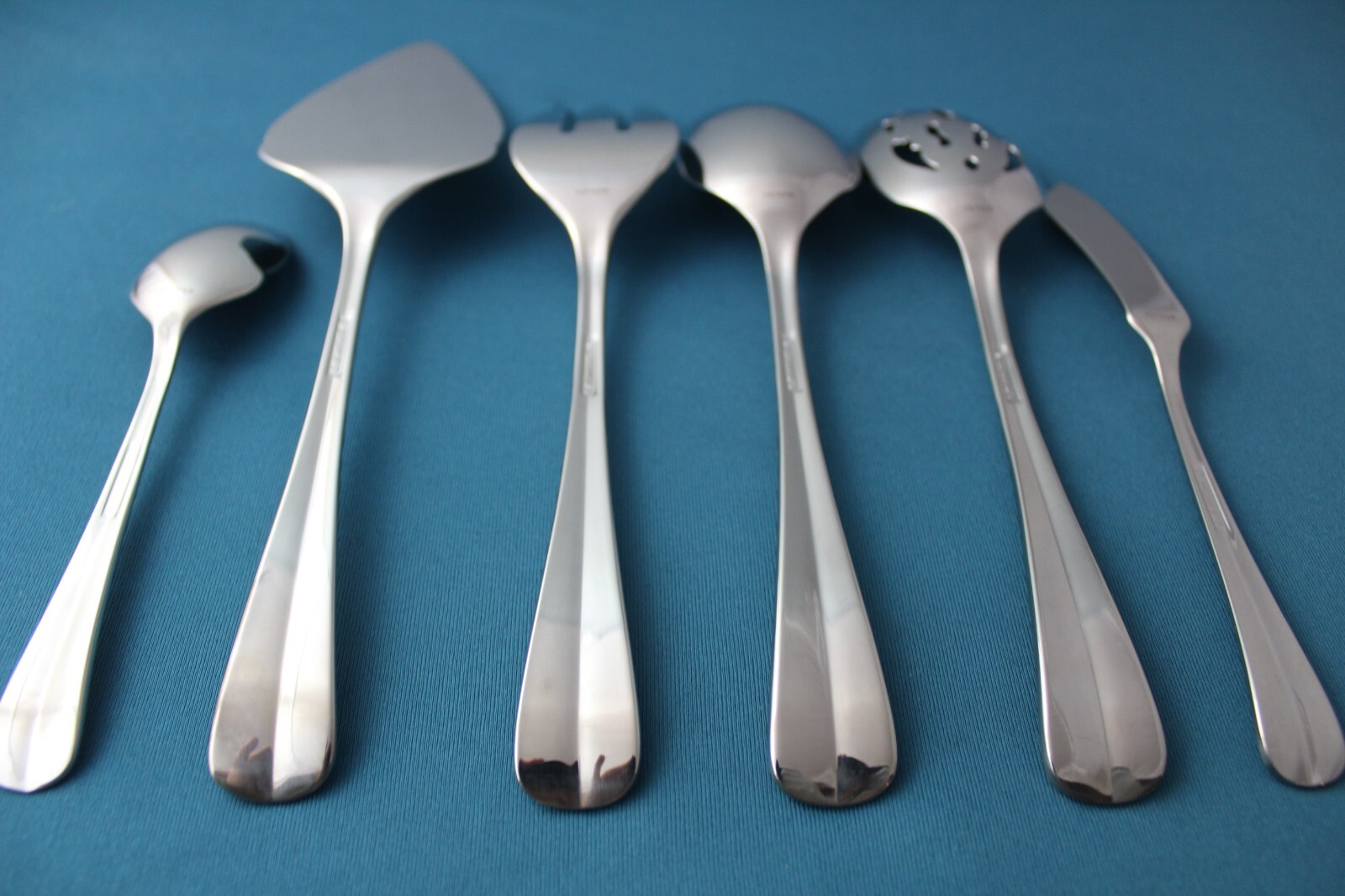 Gorham NEW COLONY Serving (6pc Set) Tablespoon Pierced Pie Fork 18/8 Vietnam NEW gallery