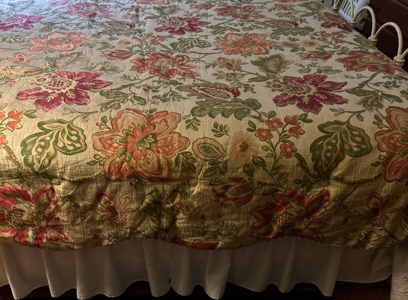 Biltmore Festival Floral Queen Comforter & 2 Shams. VGUC. gallery
