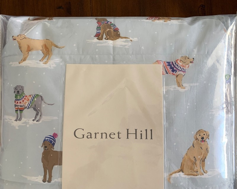 Garnet Hill Holiday Lightweight TWIN Comforter & 1 STD Sham, Winter pups gallery