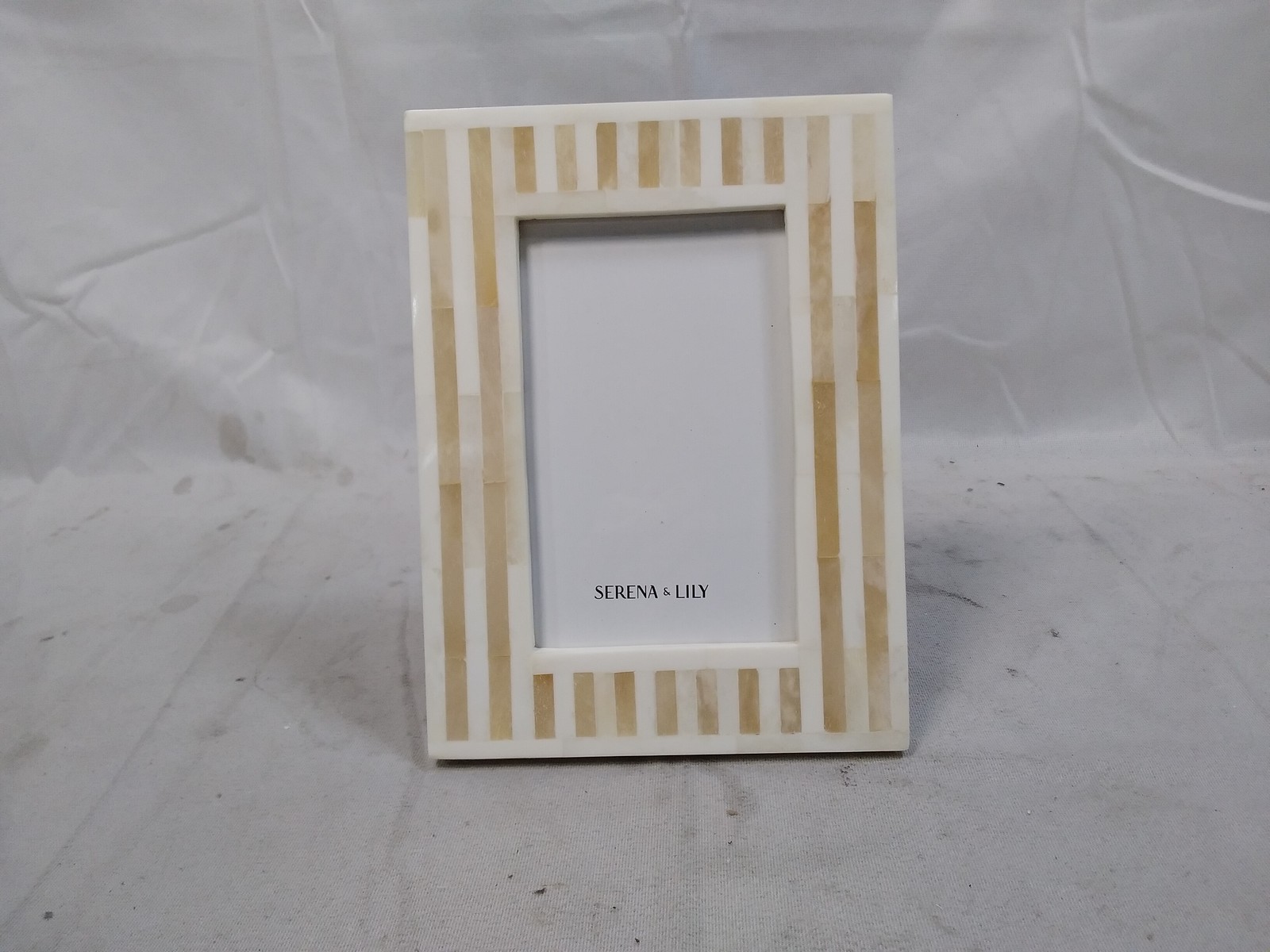 Serena & Lily Catania Bone Picture Frame 4"x6" Natural Color gallery