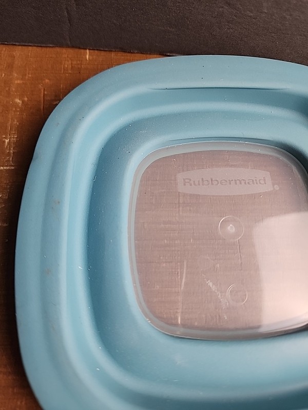 3 Rubbermaid Premier 10M1M2 Blue Square Replacement Container Window Lids 5" gallery