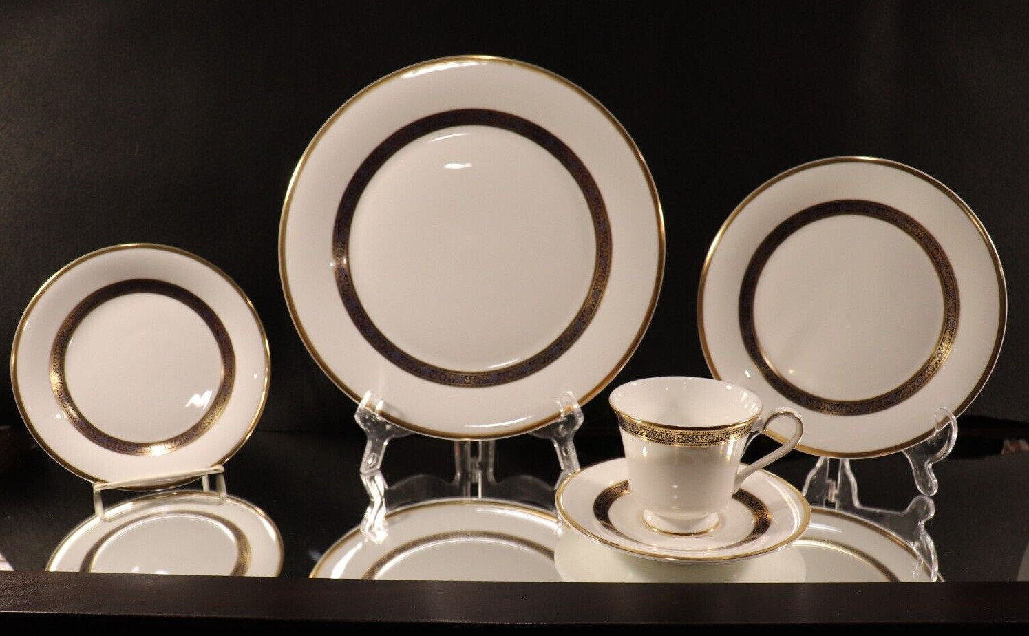 ROYAL DOULTON HARLOW PATTERN 4-5-PC PLACE SETTINGS NEW IN ORIGIN MAILING BX 1987 gallery