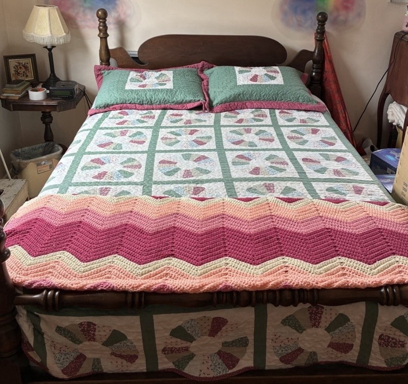 Pegasus Full Queen Patchwork Quilt 2 Matching Shams Country Cottage Floral gallery