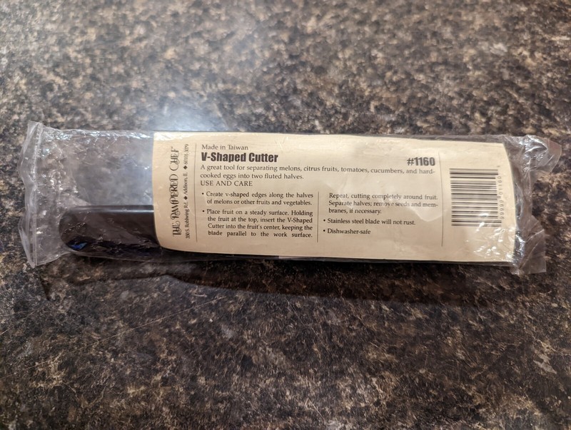 Retired Pampered Chef V-Shaped Cutter #1160 New Gift Stocking Stuffer KNIFE nos gallery