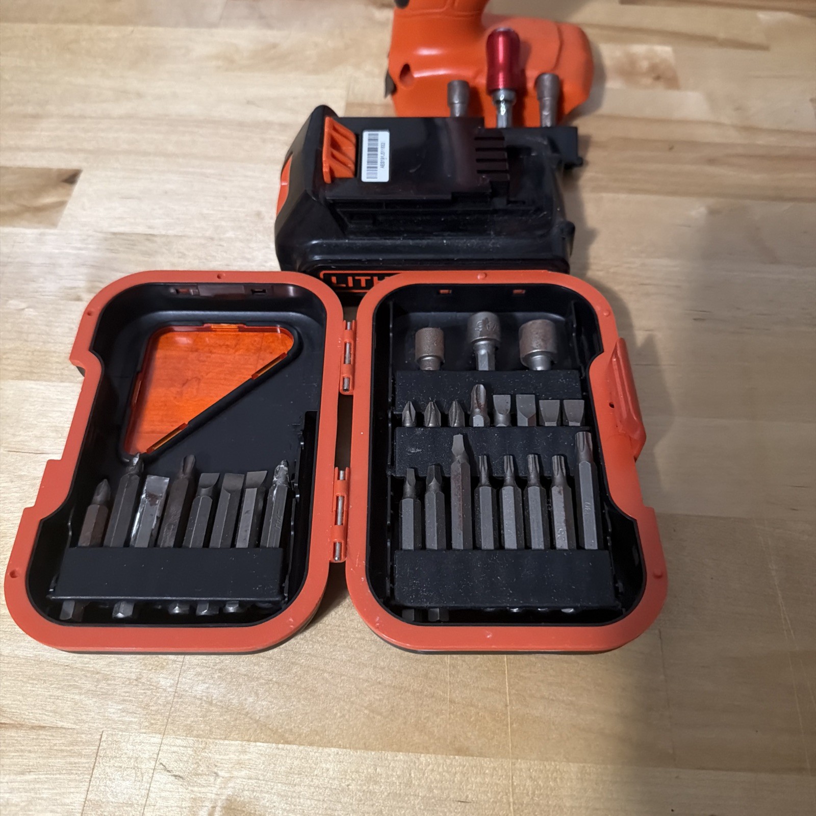 BLACK+DECKER LDX120C 20V Max Lithium-Ion Cordless 3/8 inch Drill/Driver gallery