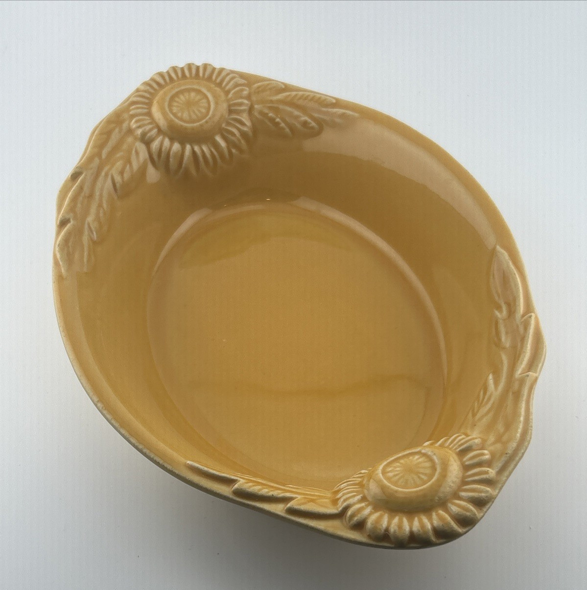 Appolia Sunflower Yellow Ceramic 10" Baking Dish, Made In France, Golden Yellow gallery