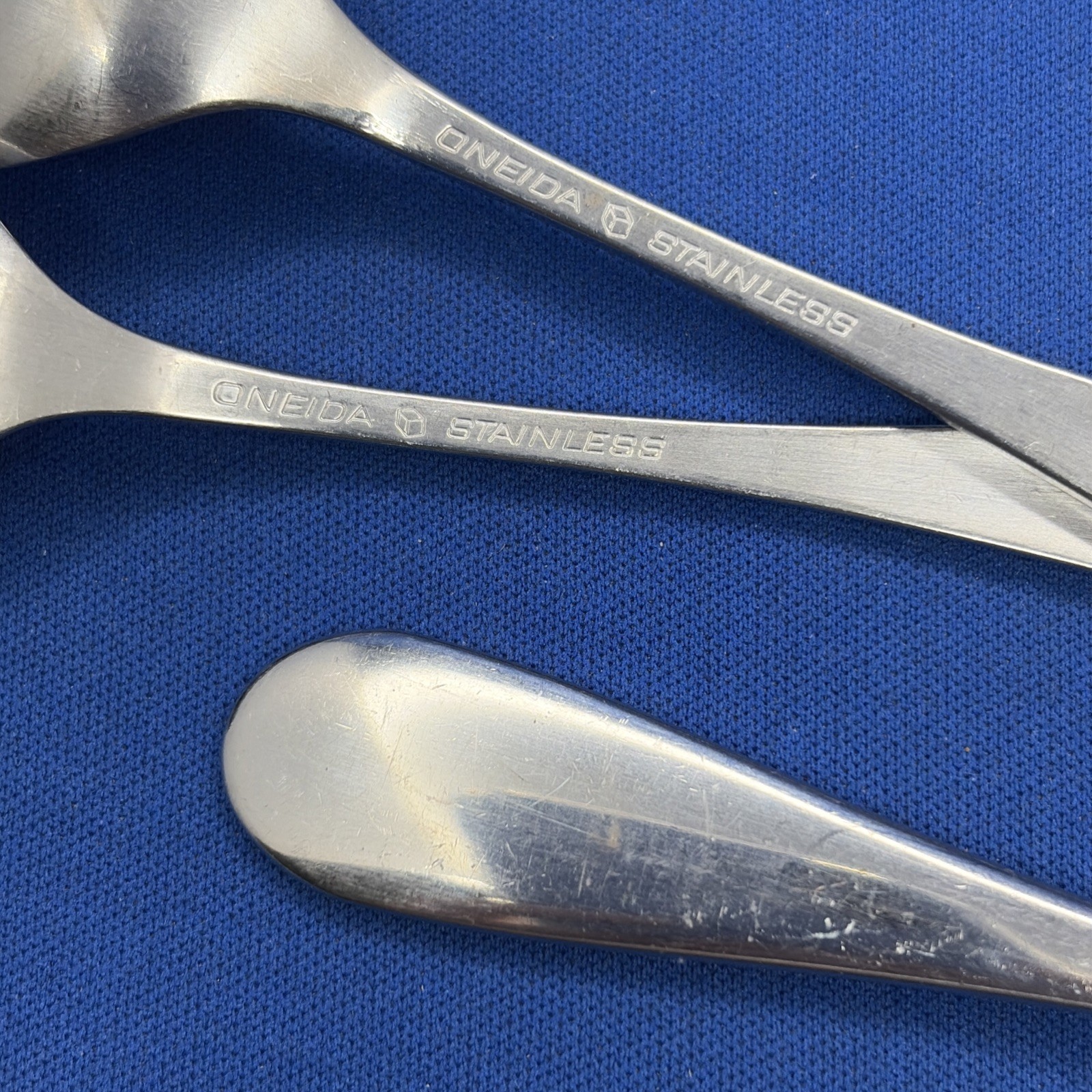 3 Oneida OMNI TEASPOONS Satin Cube Mark Stainless Flatware 6 1/8" Teaspoon Lot gallery