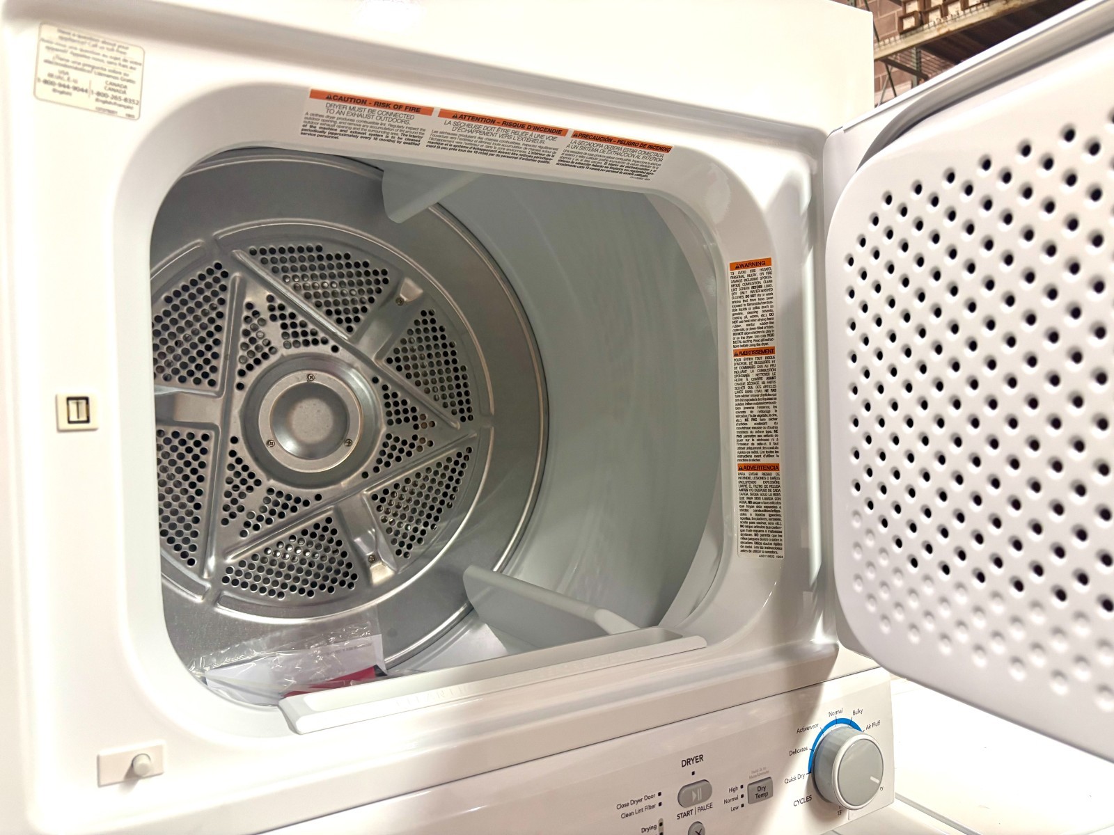 Frigidaire FLCE7522AW 3.9-Cu. Ft. Washer and 5.6-Cu. Ft. Dryer White gallery