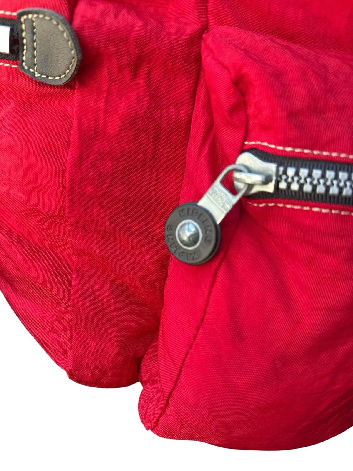 VTG 90’s Kipling Red Nylon Backpack Large Flap Buckle Drawstring Padded Back 5